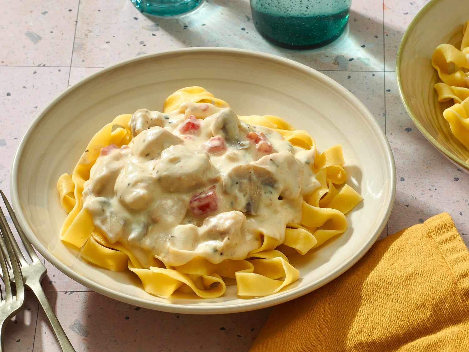 15 Comfort Food Dinners That Start with Creamy Alfredo Sauce